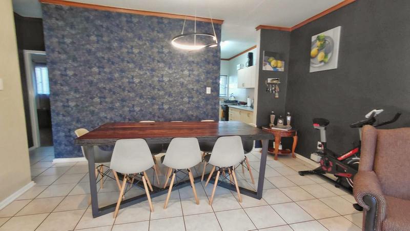 2 Bedroom Property for Sale in Langenhovenpark Free State
